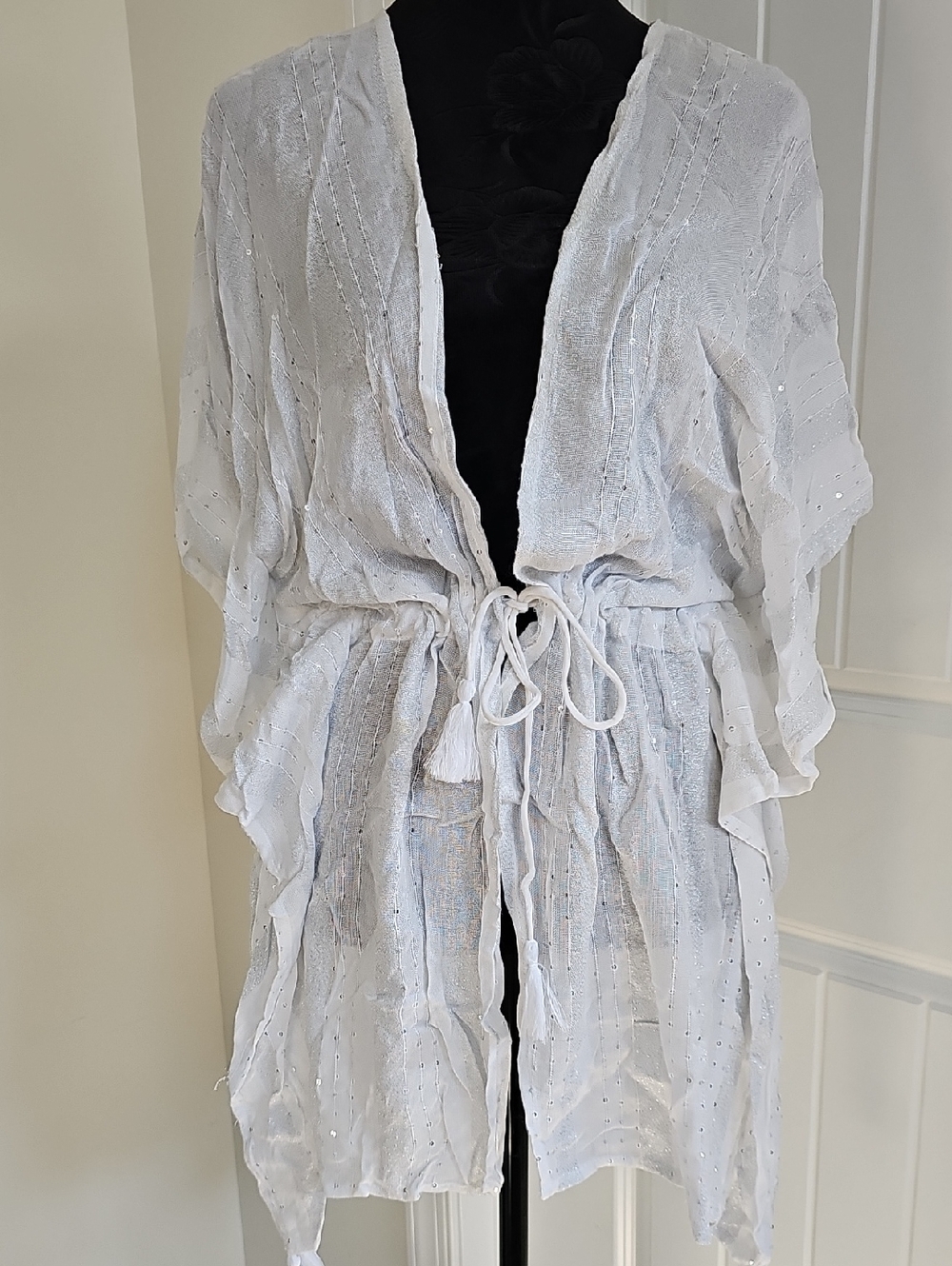 NWT Raviya White Beach Cover Up with Sequins, Size S/M
